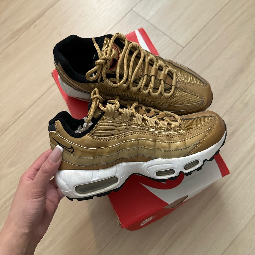 Nike Air Max 95 Gold